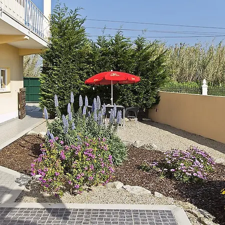 Hostel Tribo Da Praia - Almagreira Surf Peniche