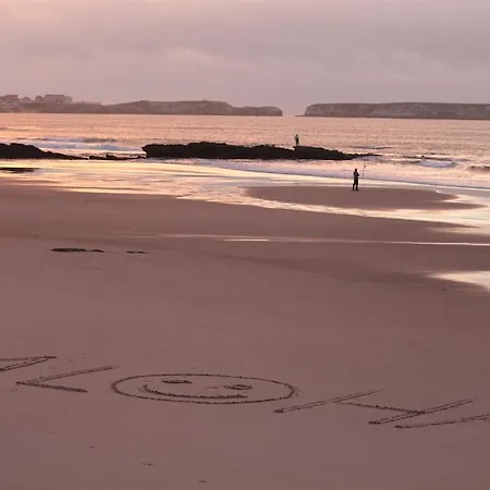 Hostel Tribo Da Praia - Almagreira Surf