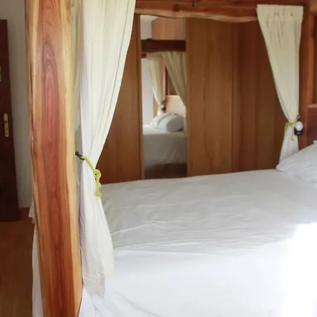 Hostel Tribo Da Praia - Almagreira Surf