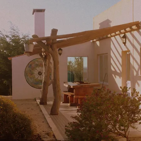 Hostel Tribo Da Praia - Almagreira Surf