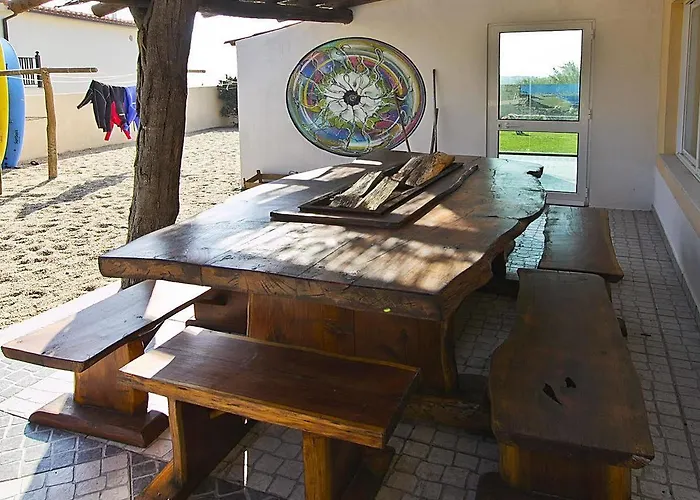 Хостел Tribo Da Praia - Almagreira Surf *